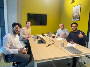 Foto ShapR & Synthwave Solutions